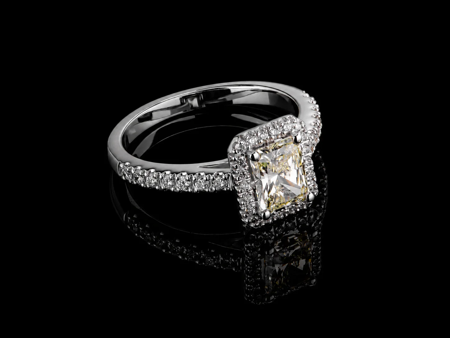 "RadiantCut™" Ring in white gold 18k, photo 5