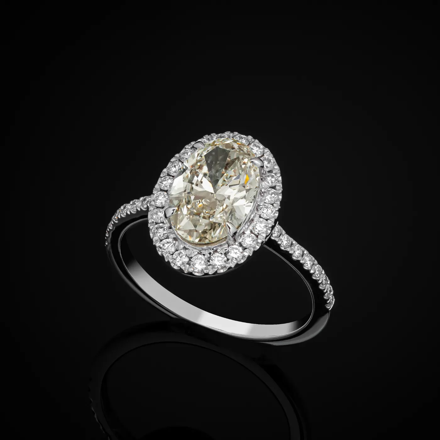 Sunburst Ring 1.47ct in 18k white gold, product view
