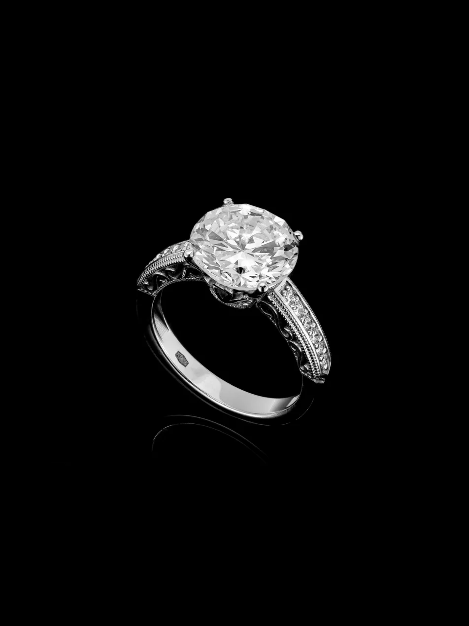 "WhiteLuxury™" Ring 4.40ct – White gold