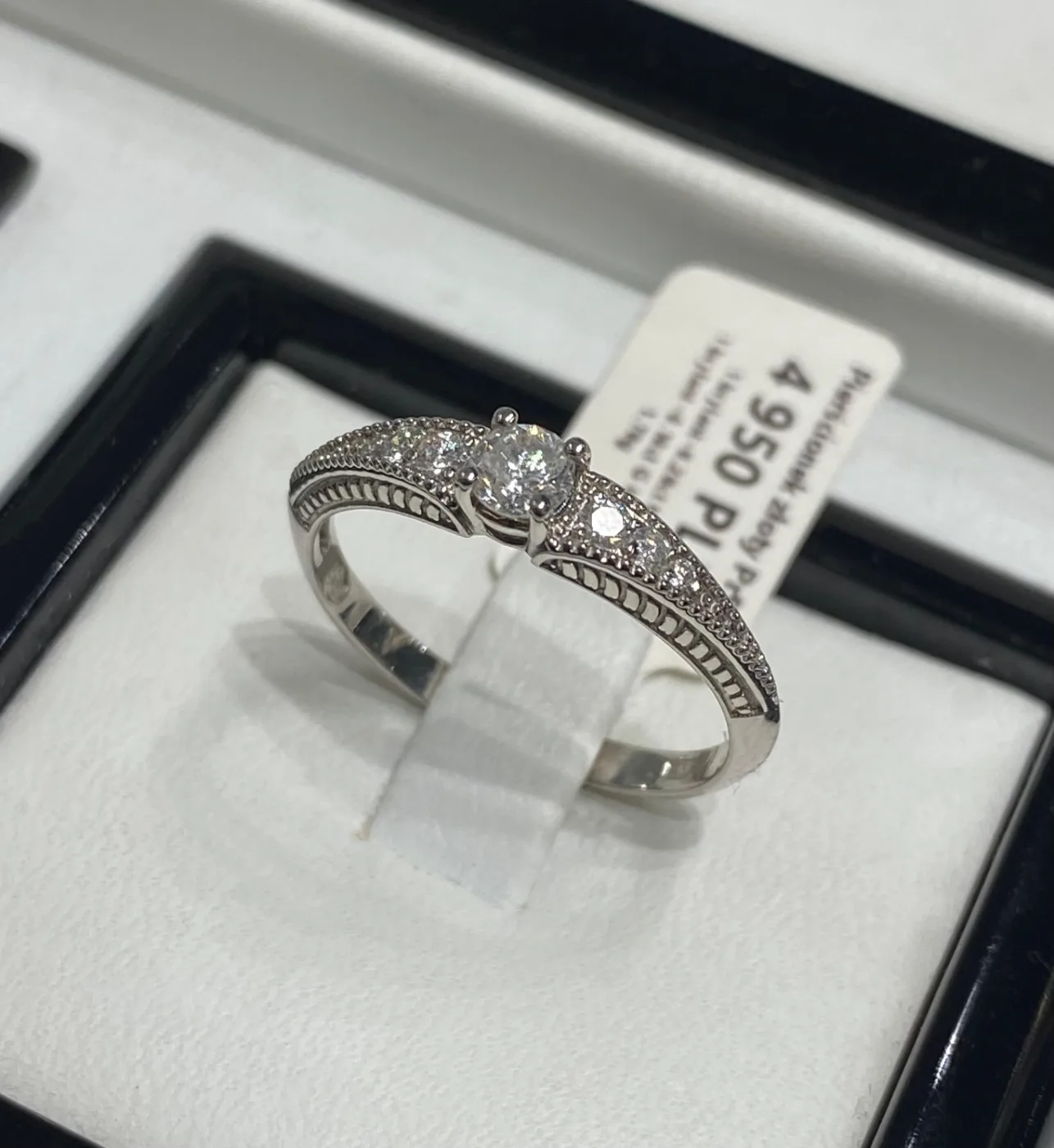 Broderie Engagement Ring in white gold, photo 3