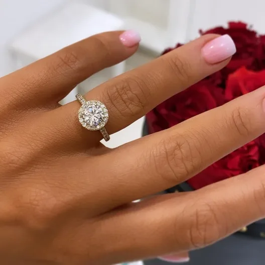 "OneHalo™" Engagement Ring in yellow gold 18k, photo 2