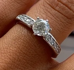 "Sillage™" Engagement Ring in white gold, photo 6