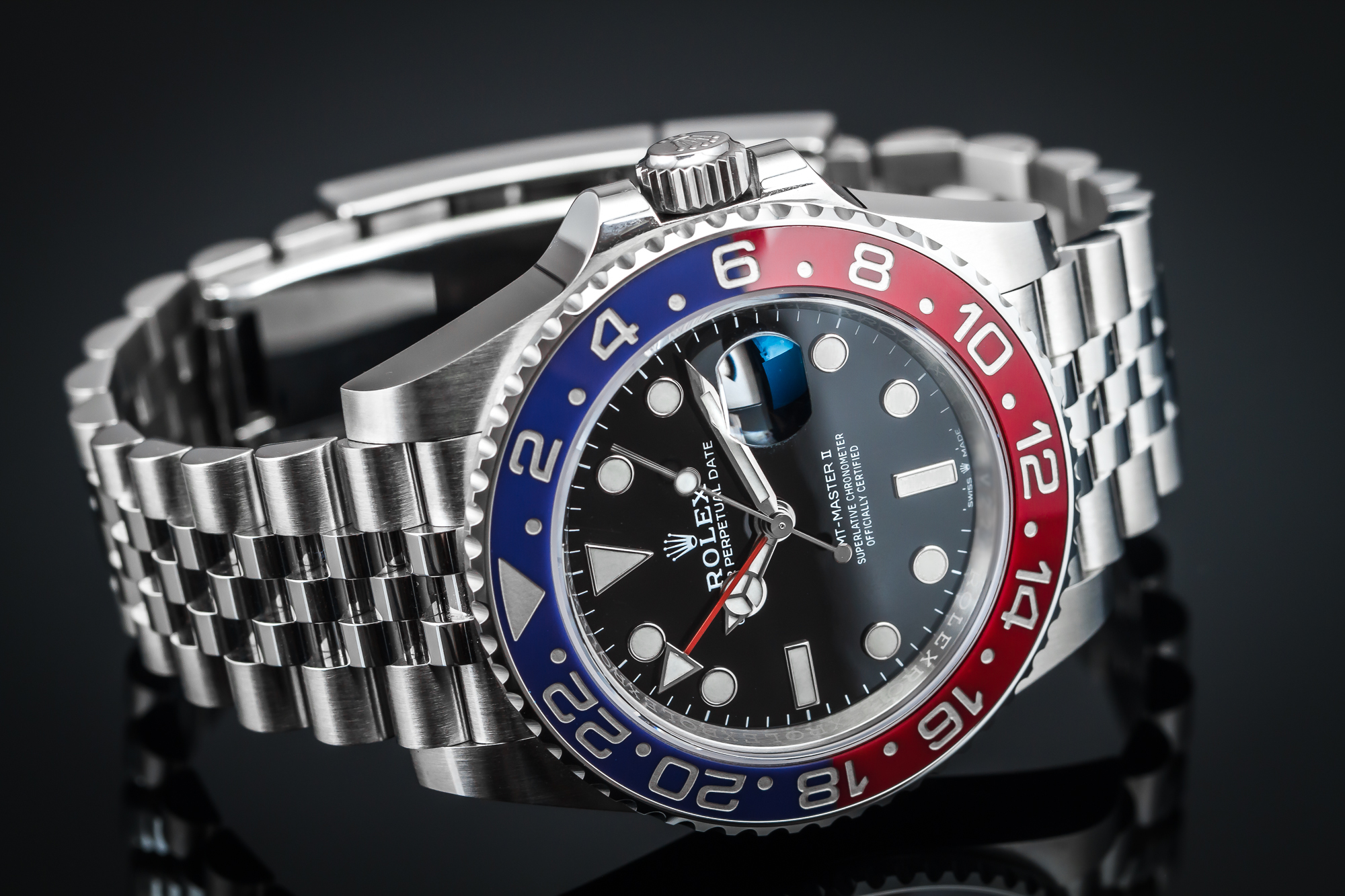 ROLEX GMT MASTER II Pepsi on Jubilee, discontinued 126710BLRO, photo 3