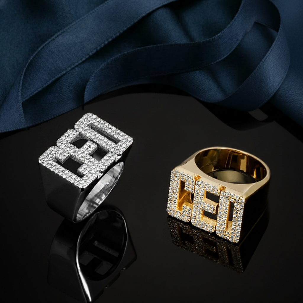 Signet Ring „CEO™” in yellow gold, photo 3
