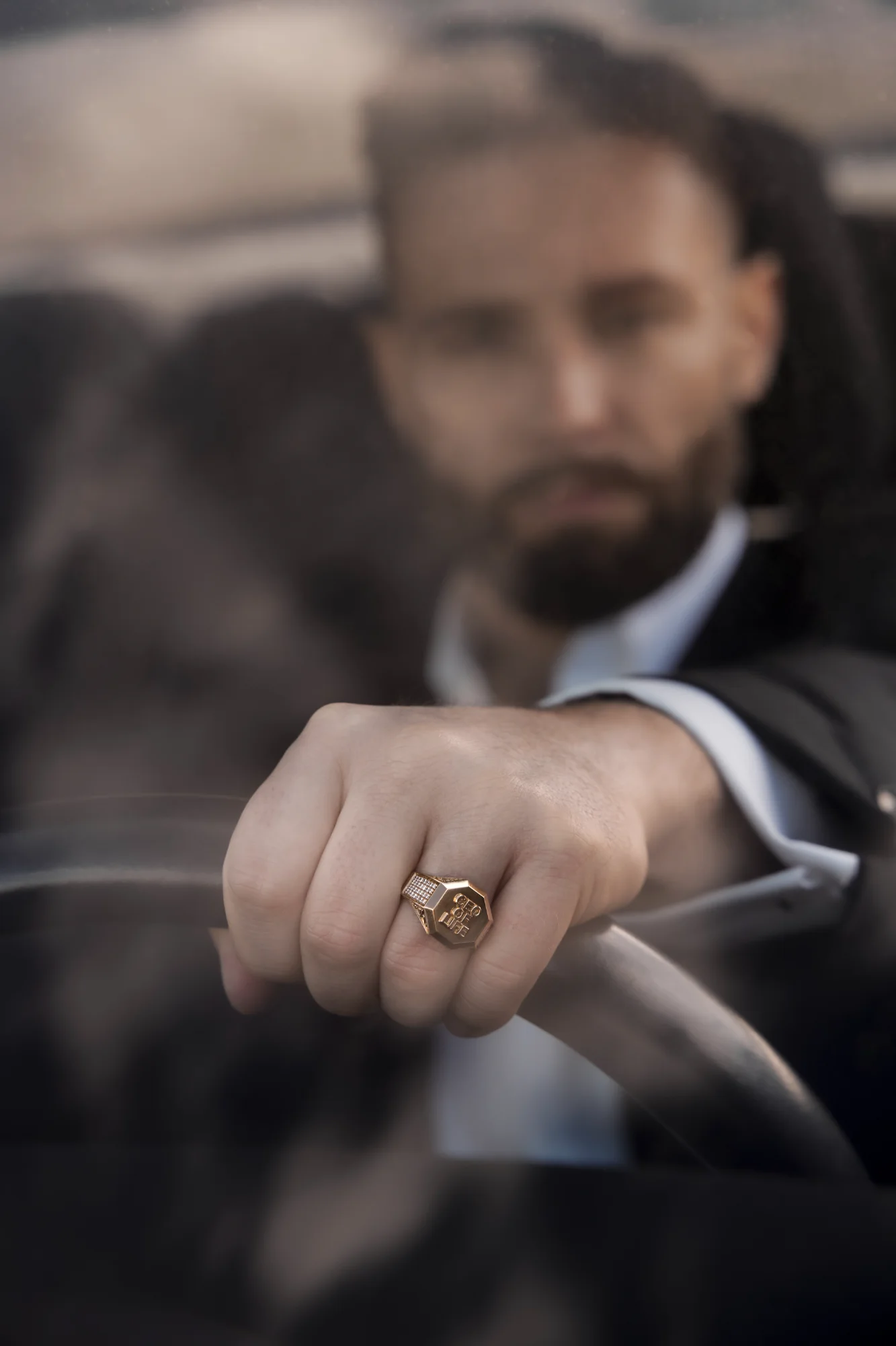 CEOOFLIFE™ Signet Ring in yellow gold, photo 2
