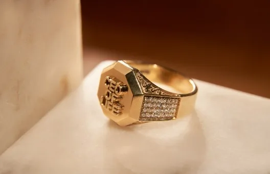 CEOOFLIFE™ Signet Ring in yellow gold, photo 3