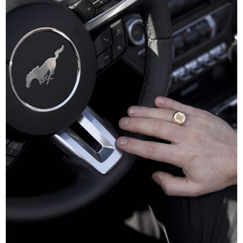 CEOOFLIFE™ Signet Ring in yellow gold, photo 4