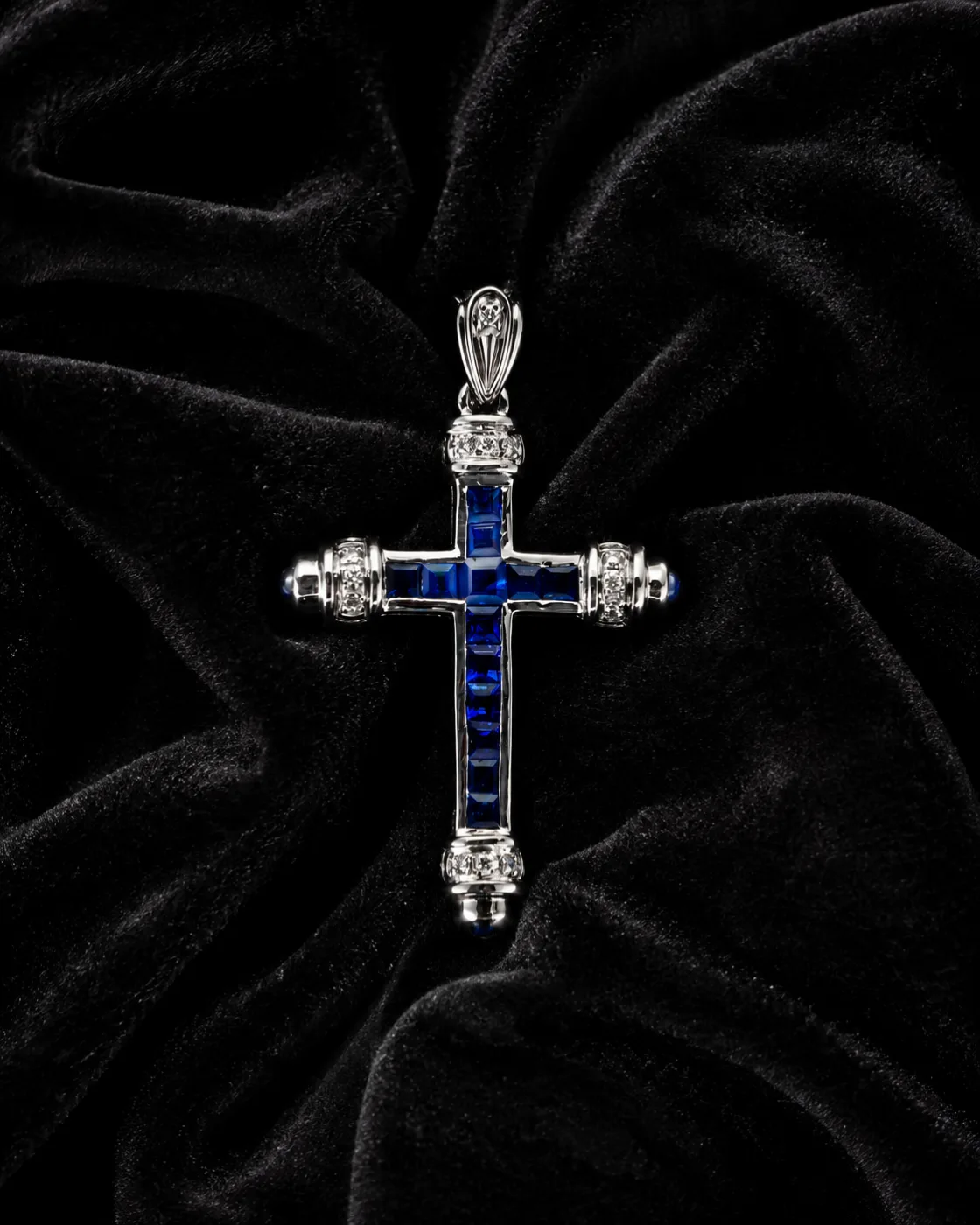 Cross Necklace with Diamonds "SapphireCross™" in white gold, photo 8
